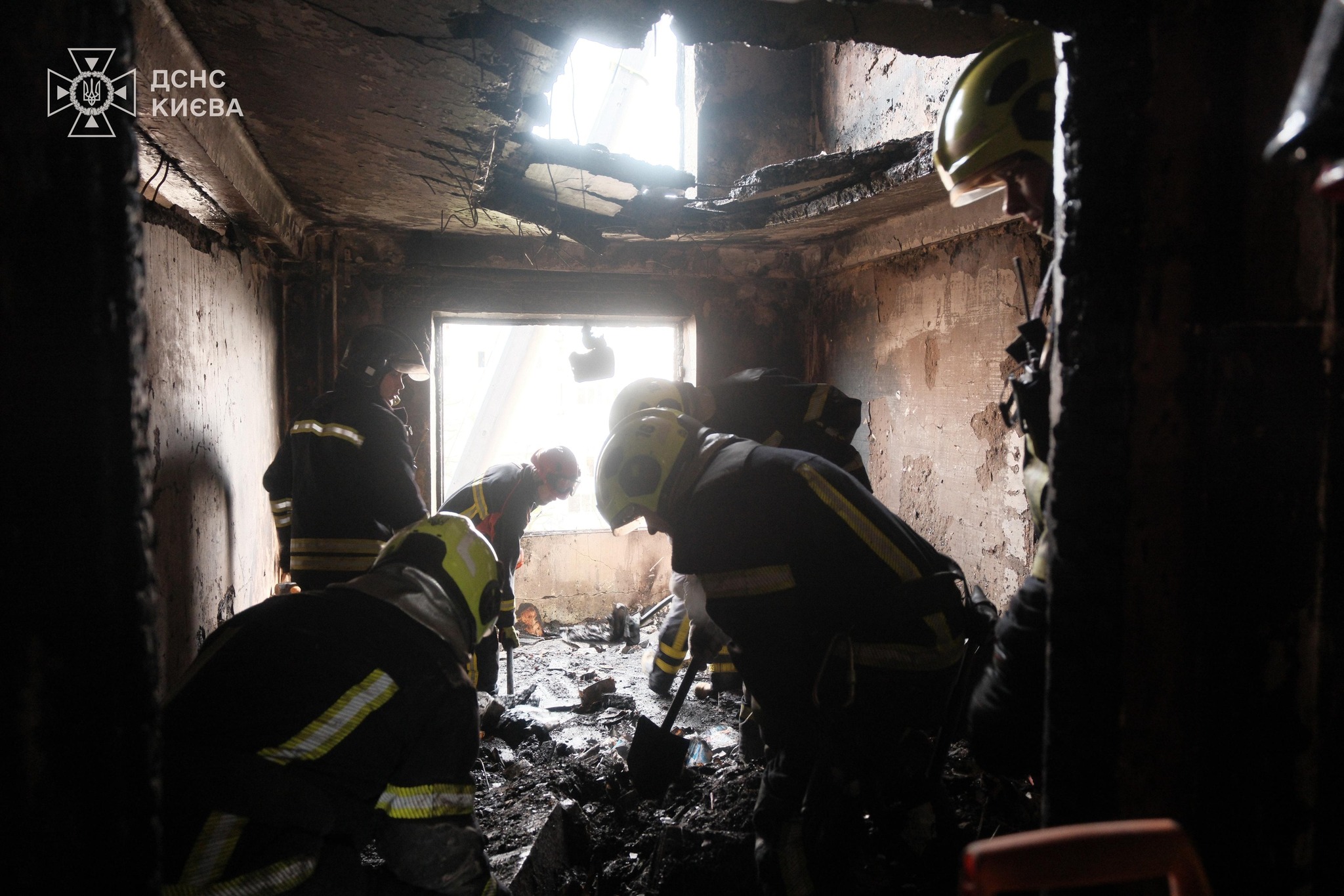 У Києві завершили розбір завалів після російського обстрілу: 7 загиблих, 21 особа постраждала