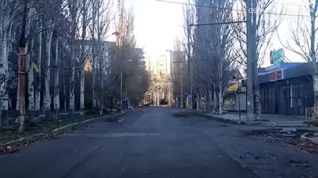 Без світла та газу під дронами: у найнебезпечнішому районі Херсона перебувають близько 200 людей