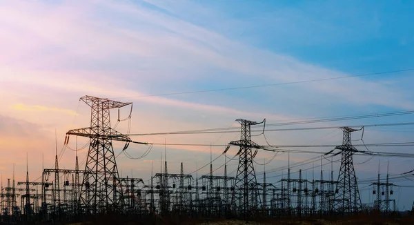 У різдвяну ніч РФ знову атакувала енергетику України: без світла п’ять областей