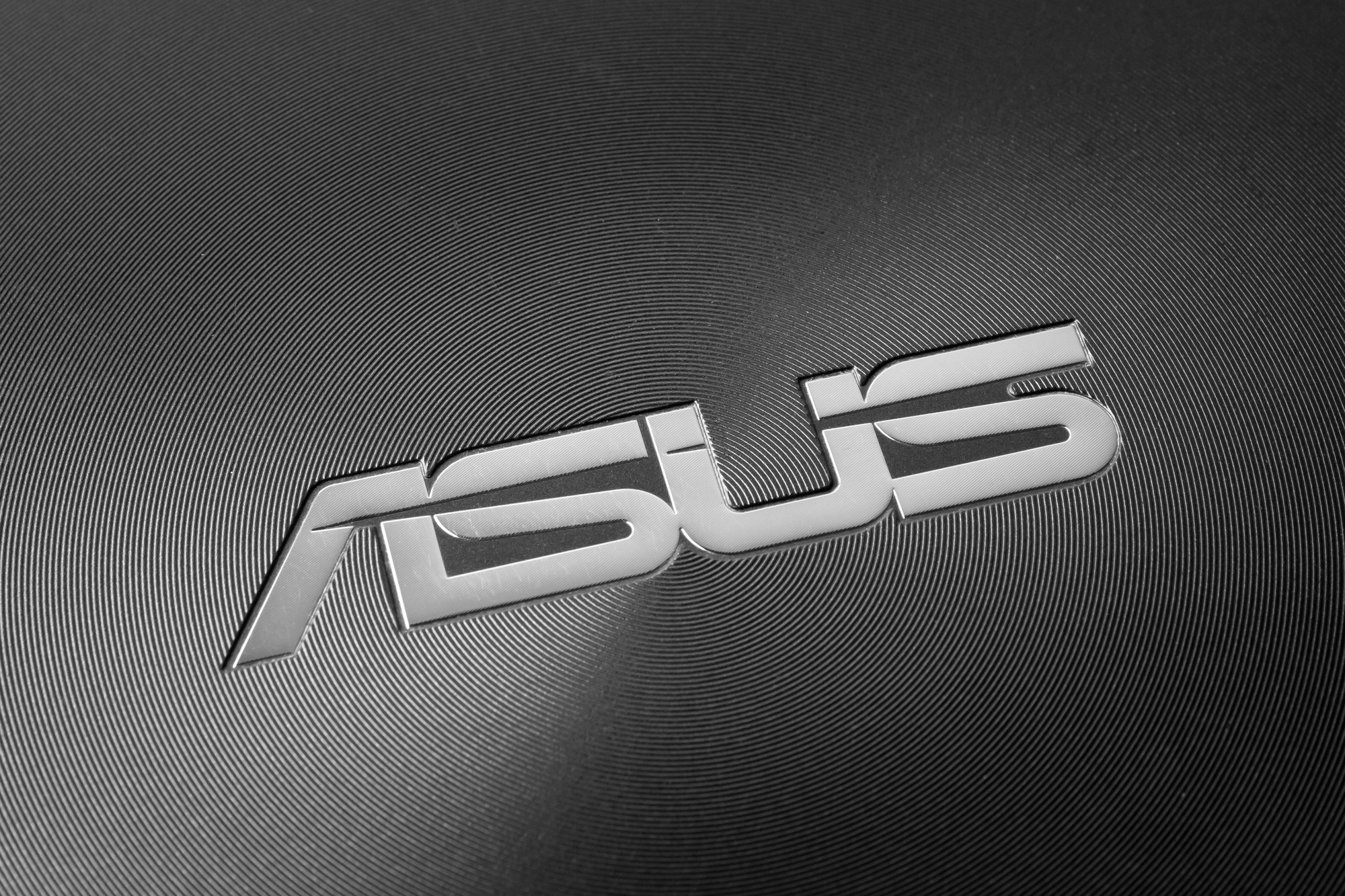 ASUS планує запустити власну оперативну памʼять у 2026 році