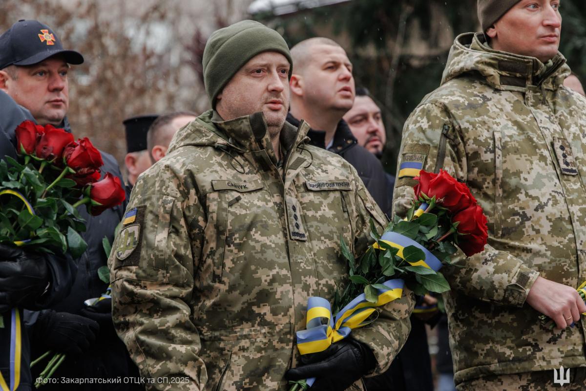Під час обшуків у керівника Закарпатського ТЦК знайшли $100 тисяч готівкою, - журналіст