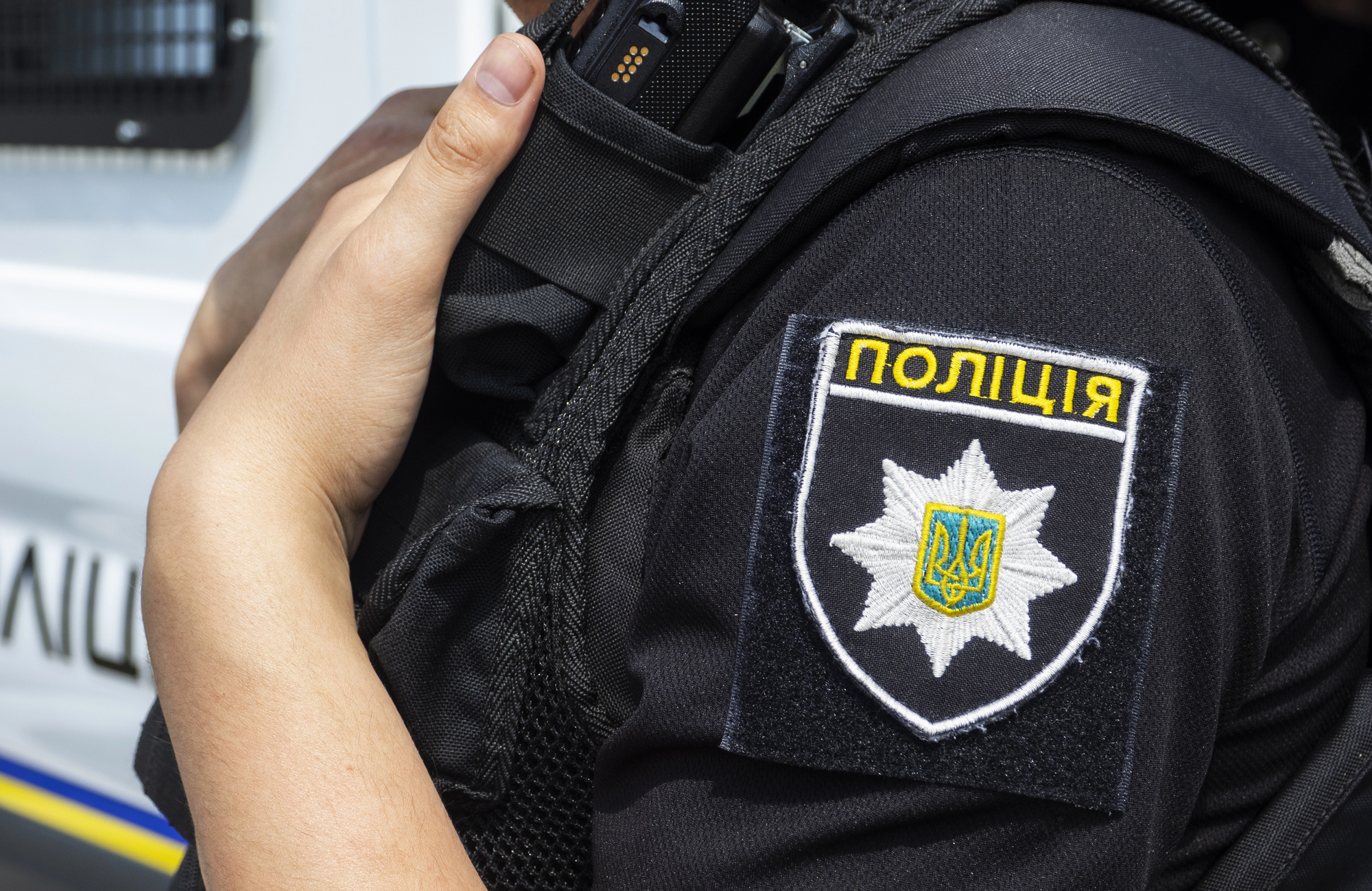 У Запоріжжі російський дрон влучив у поліцейське авто