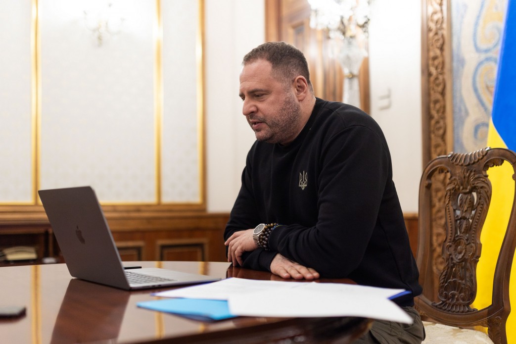 Єрмак не звертався до військкоматів для служби на фронті — МОУ
