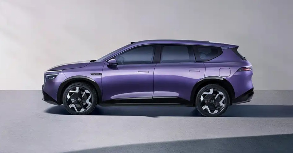 Nissan NX8: сімейний електрокросовер із запасом ходу 650 км за ціною Duster