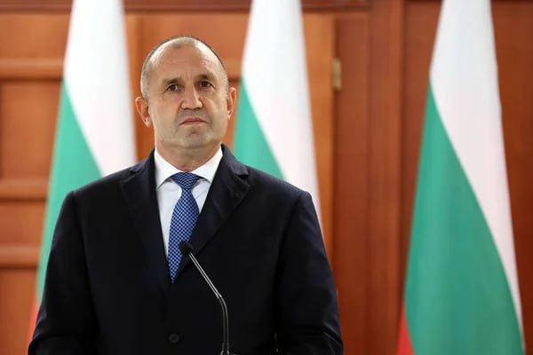 Президент Болгарії Румен Радев несподівано йде у відставку