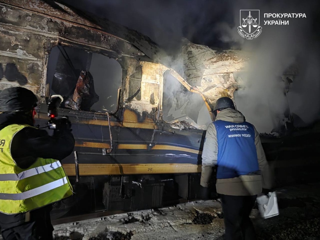 Удар російських дронів по пасажирському потягу на Харківщині: п’ятеро загиблих