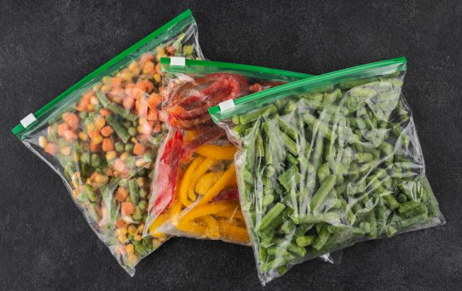 Щоб не зіпсувати: які продукти не слід зберігати у зіп-пакетах