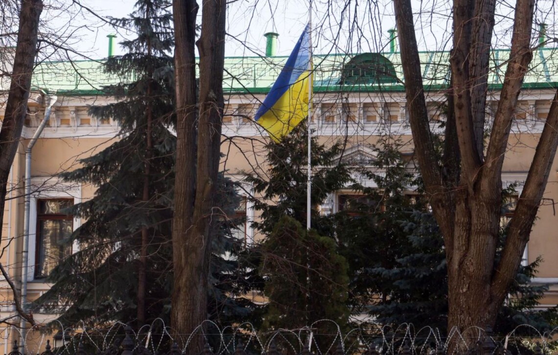 Суд у Москві зобов’язав посольство України сплатити борг за енергоресурси