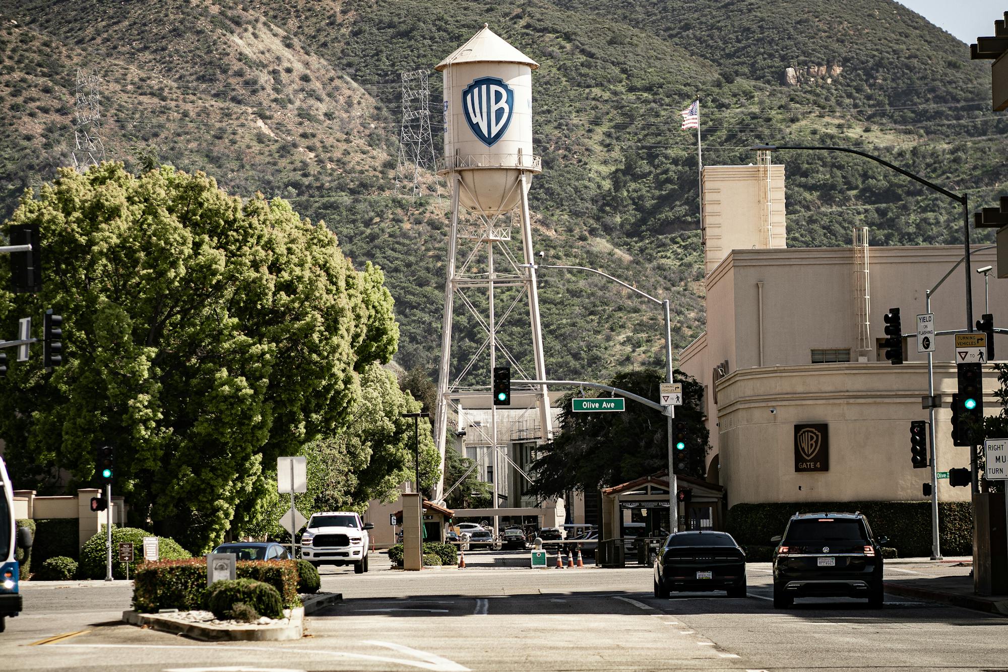 Netflix може втратити Warner Bros.: важлива угода