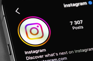 Шахраї зламують акаунти, пропонуючи “синю галочку” в Instagram: у МВС розкрили схему