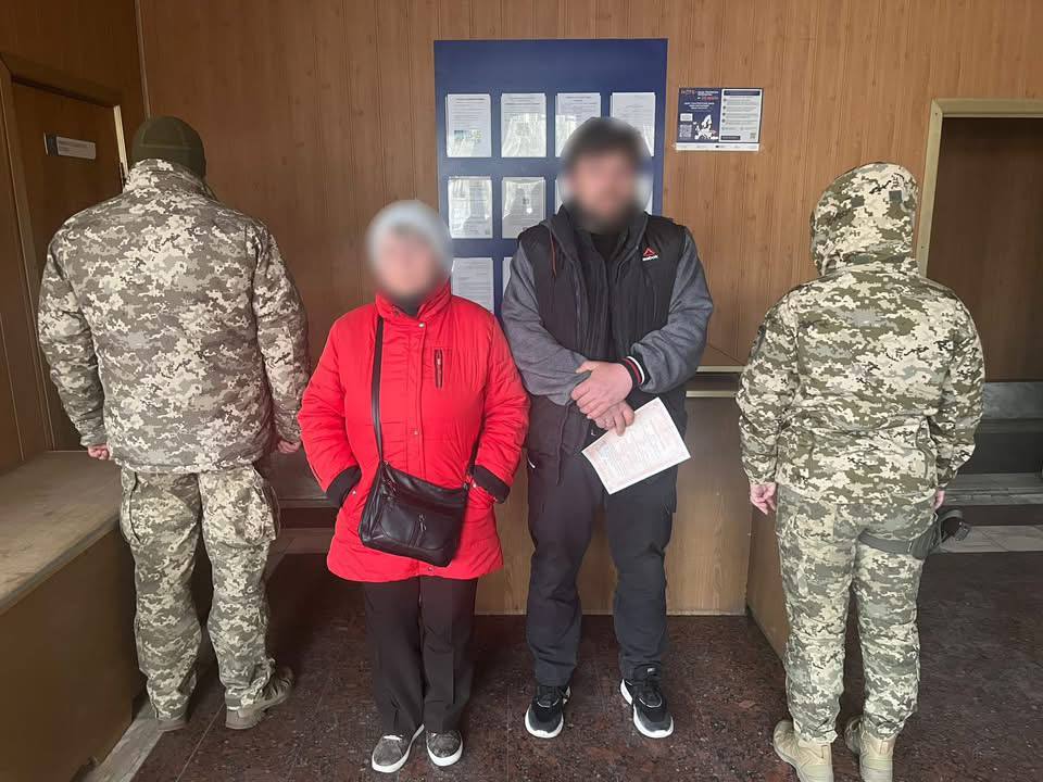 Чоловік одружився з 80-річною тещею, щоб виїхати за кордон