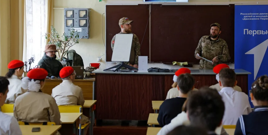 Як рф перетворює дітей Луганщини на операторів дронів під виглядом "творчих занять"