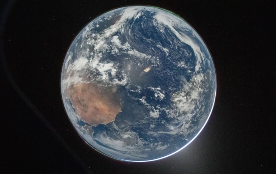 NASA показало перший знімок Землі за останні 50 років
