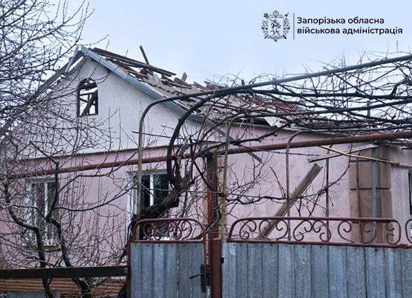 Впродовж доби окупанти завдали 788 ударів по Запорізькій області: троє чоловіків поранені