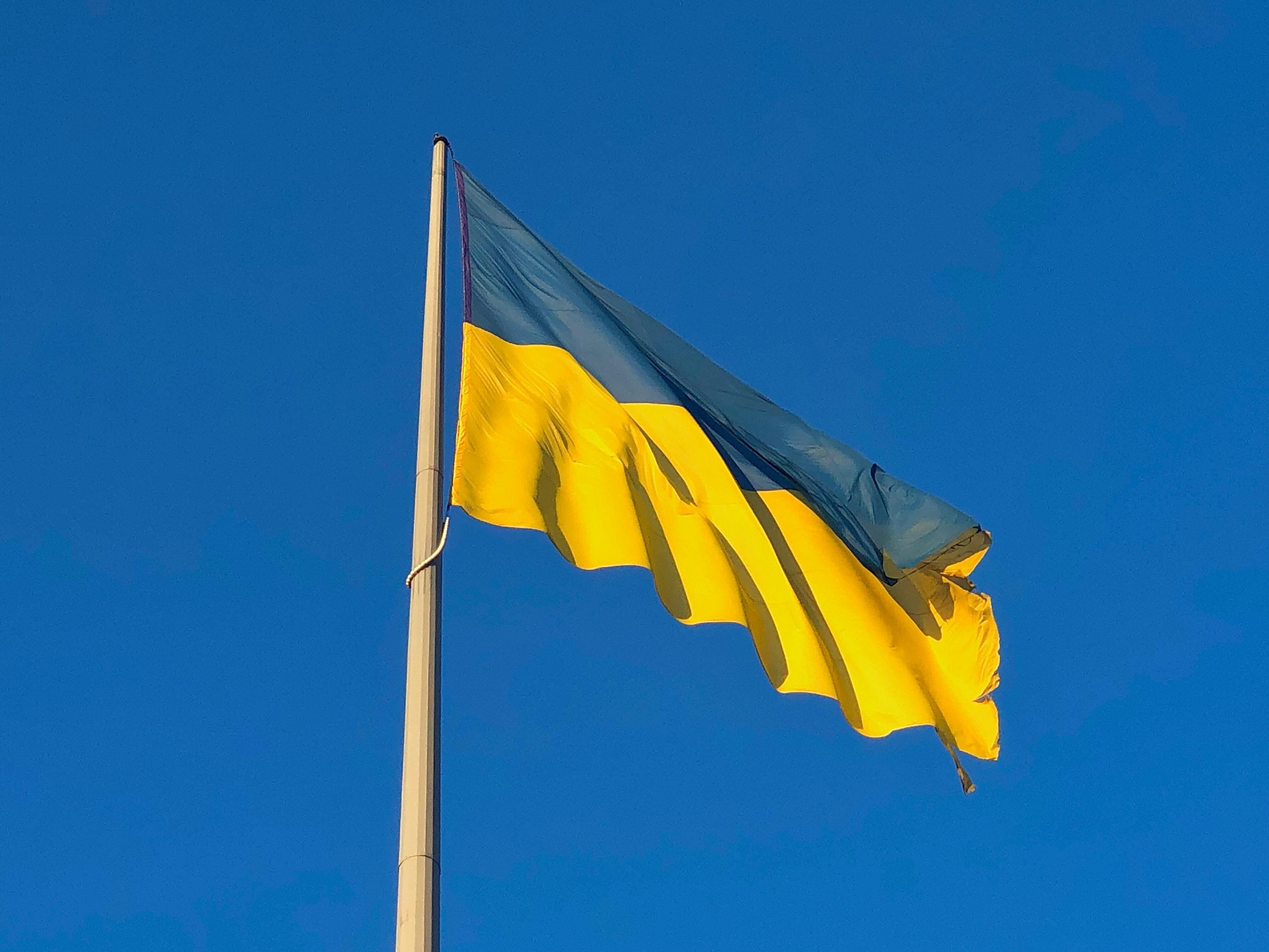 Із російської неволі повернулися 182 українці: відбувся обмін полоненими