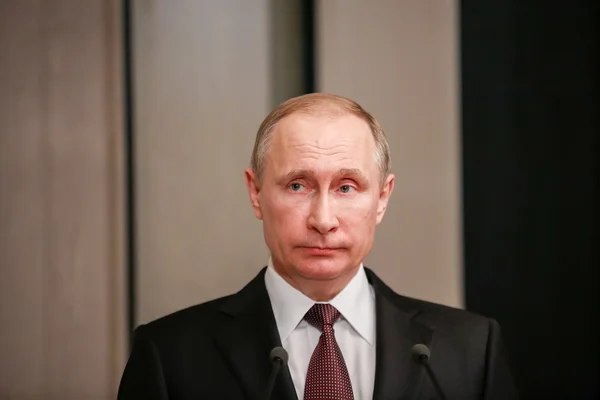 У кремлі відреагували на поразку Орбана