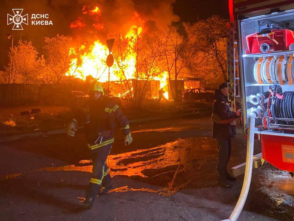 Ракетний удар по Києву: зросла кількість загиблих і поранених
