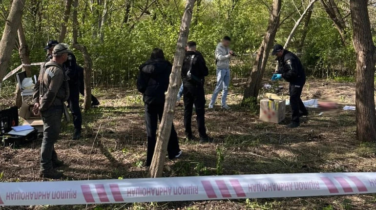 У Львові в парку знайшли тіло немовляти в сумці