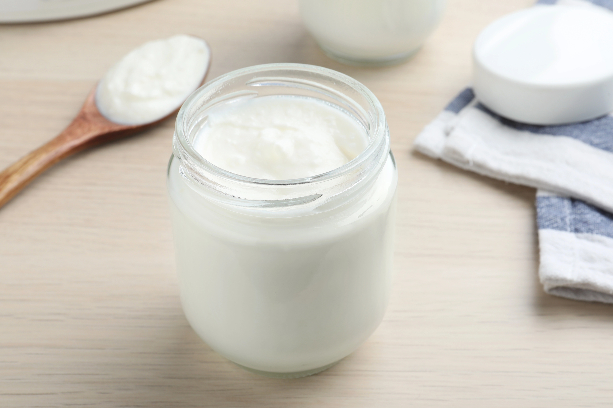 Дієтологи назвали молочний продукт для зниження холестерину