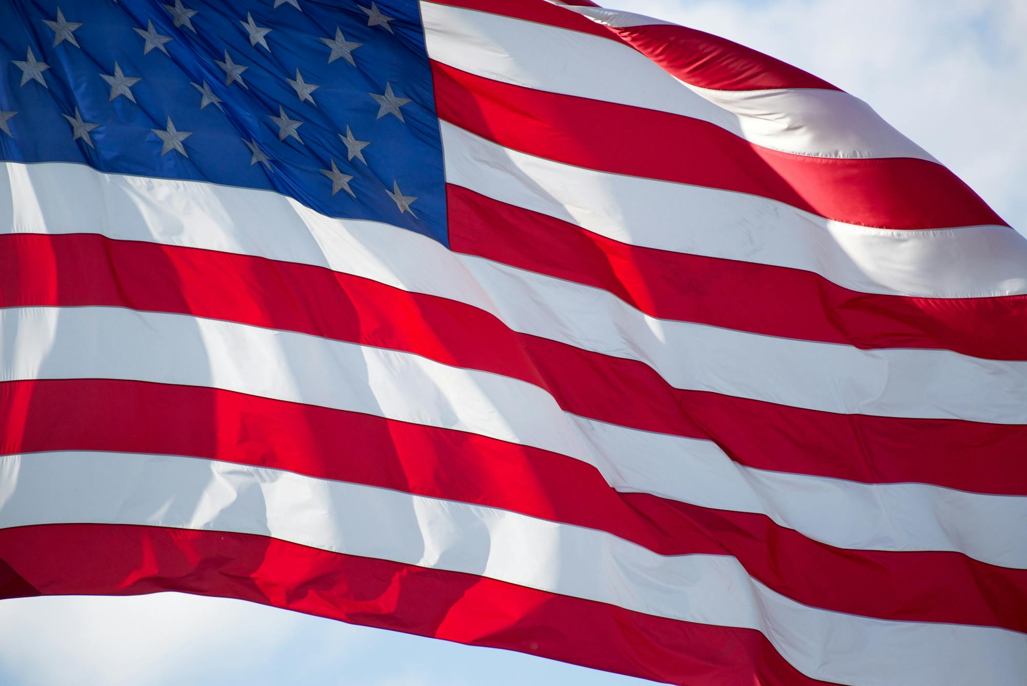 Підроблені паспорти й викрадені дані: у США викрили масштабну шахрайську схему