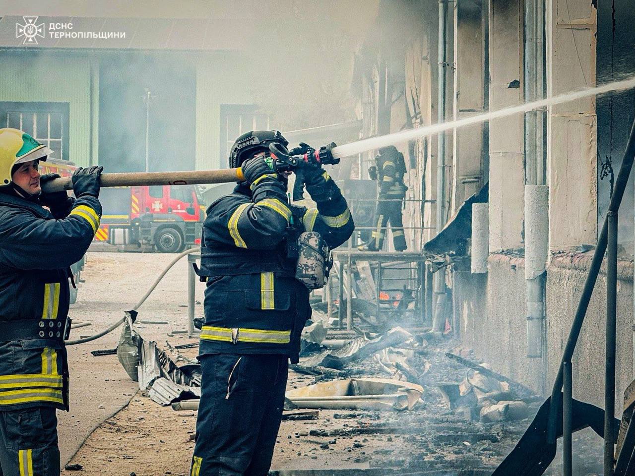 Тернопіль пережив масовану атаку дронів: понад 50 цілей у небі, є постраждалі