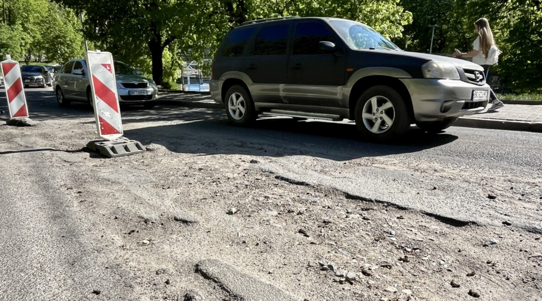 Частину вулиці в центрі Львова на місяць закриють для проїзду