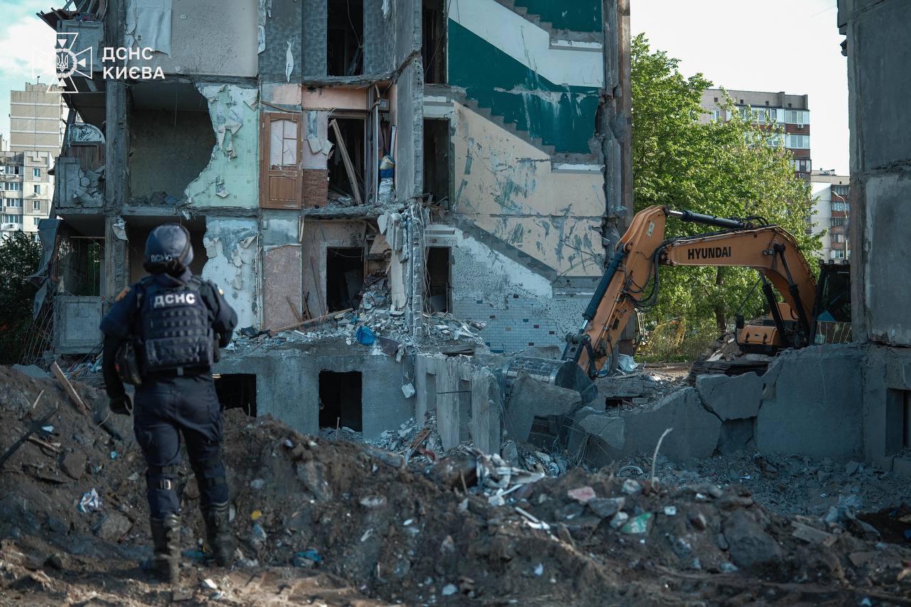Після атаки рф у Києві загинули 24 людини, серед них троє дітей