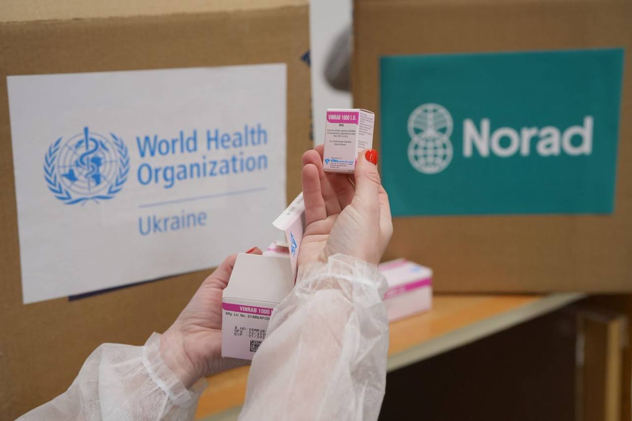 Україна отримала від ВООЗ понад 5 тисяч флаконів препарату проти сказу