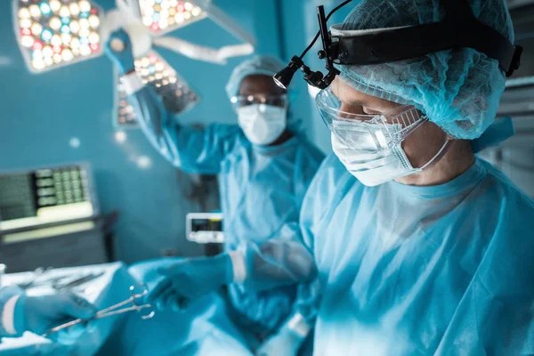 У Києві лікарі повернули до життя чоловіка після 50 хвилин клінічної смерті та розриву серця
