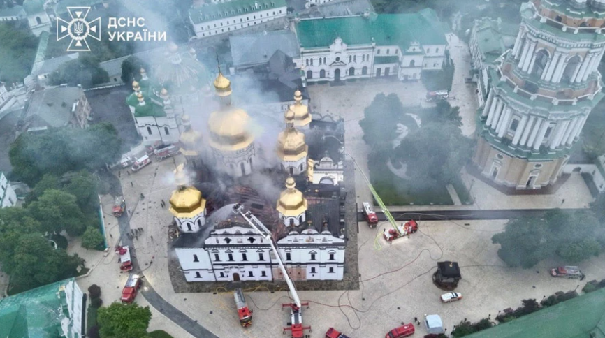 Пожежу на території Києво-Печерської лаври ліквідували