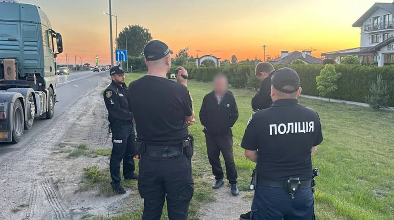 На Хмельниччині затримали далекобійника, який намагався зґвалтувати 13-річну школярку