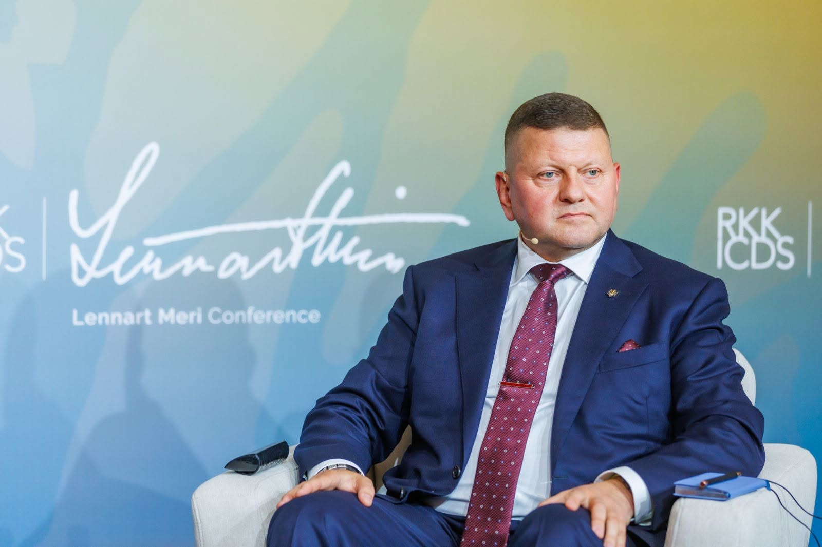 УП: Залужного викликали до Києва для розмови про можливу участь у виборах