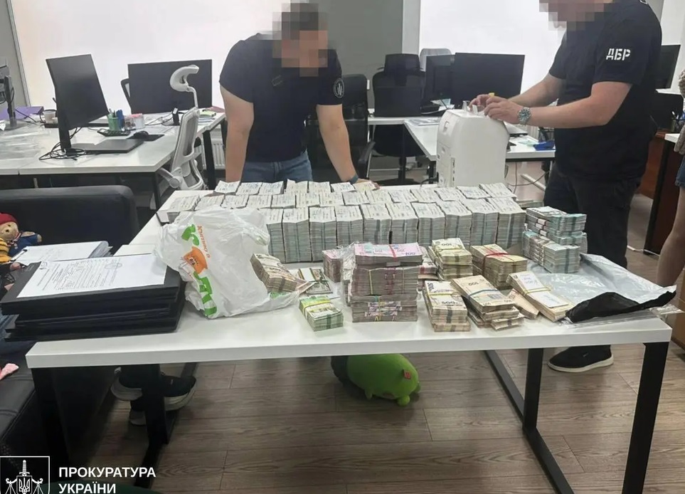 ДБР підозрює одного з постачальників дронів у «наварі» на ₴197 млн: реакція галузі