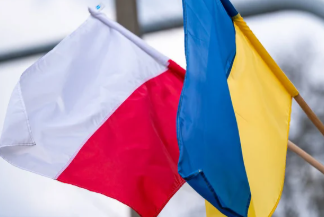 У аеропорту Варшави українку змусили роздягатись на паспортному контролі: нові деталі