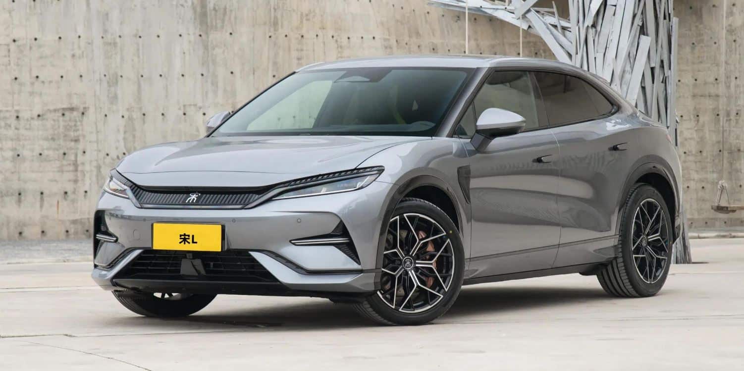 Китайські авто в Україні: попит впав на 19%, але BYD лідирує і серед нових, і серед вживаних