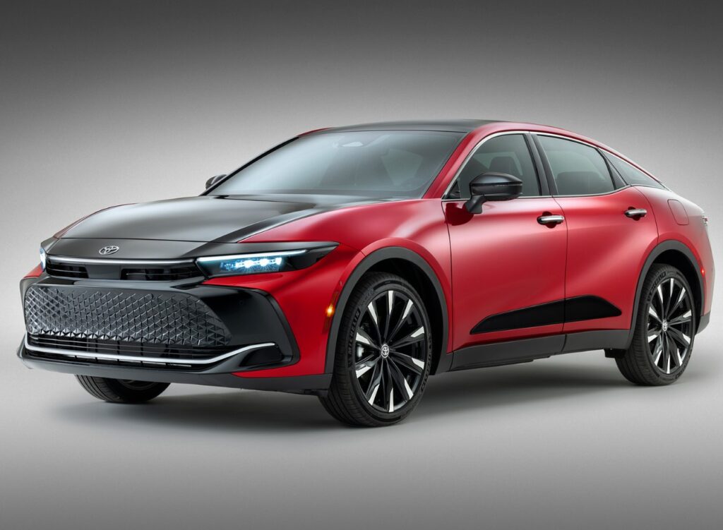 Crown 2027: Toyota оновила позашляховий повнопривідний крос-седан