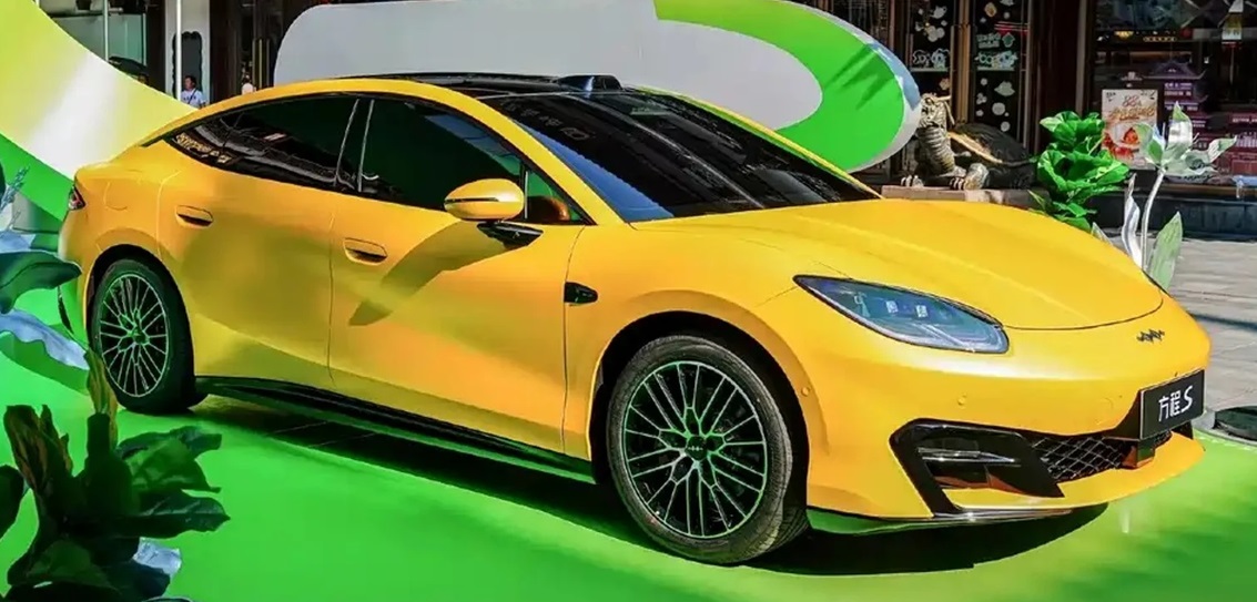 BYD Leopard Formula S: до 657 к.с., 900 км ходу, зарядка за 10 хв і дизайн а-ля Porsche