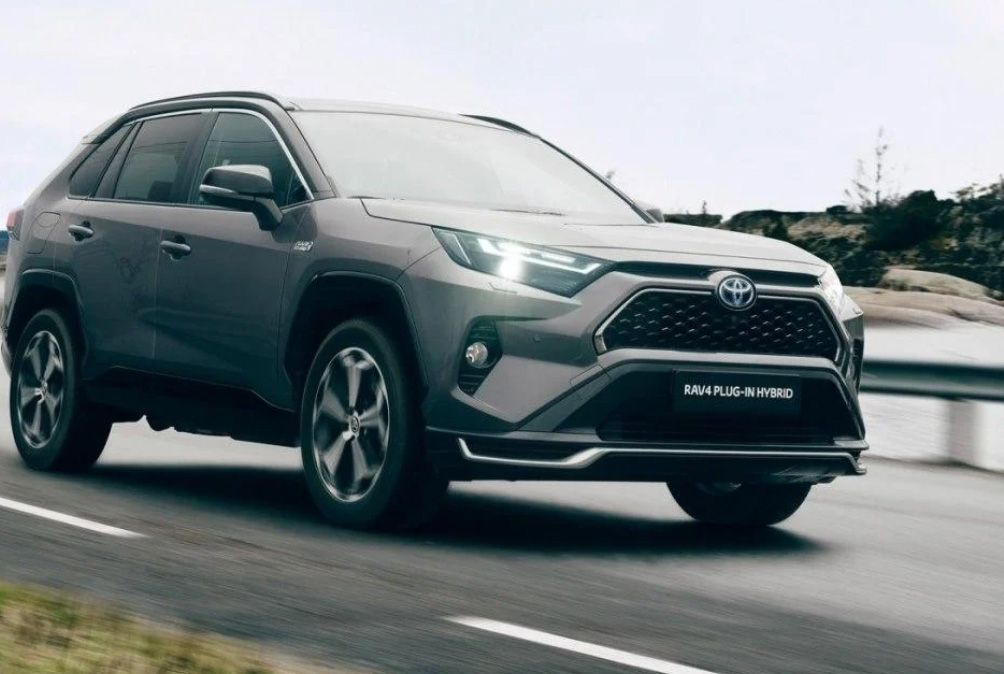 Продаж нових авто в Україні суттєво впав: які марки і моделі купують найбільше