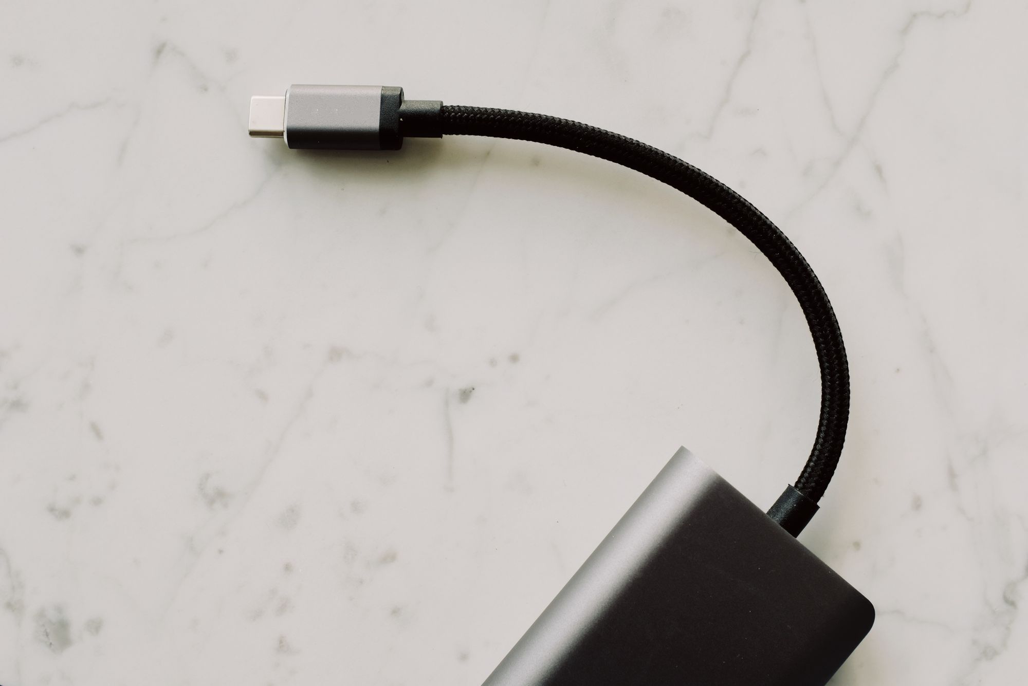 Кабель USB-C працює по-різному після перевертання: у чому причина