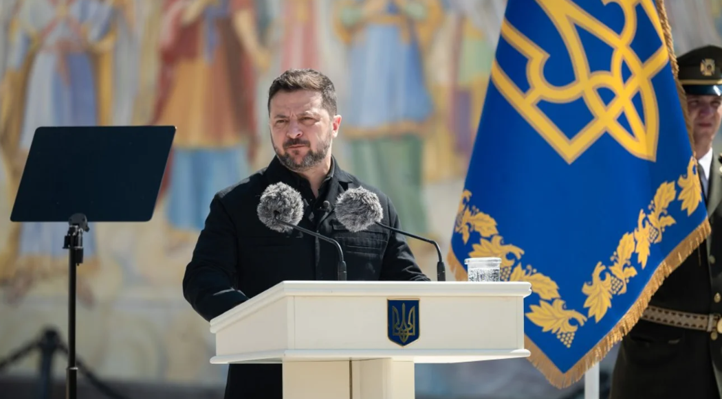 «Сирський точно не чорт»: Зеленський назвав «перебором» образливі вигуки проти військових на протестах