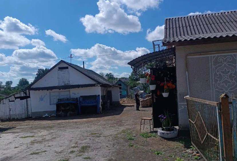 На Тернопільщині родина отруїлася засобом від гризунів: жінка померла, п’ятеро людей у лікарні