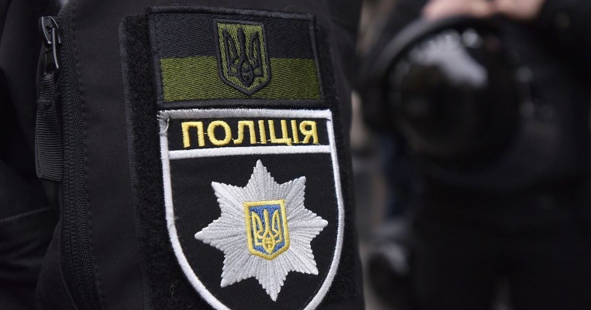 На Київщині підлітків підозрюють у жорстокому знущанні з чоловіка, який згодом помер
