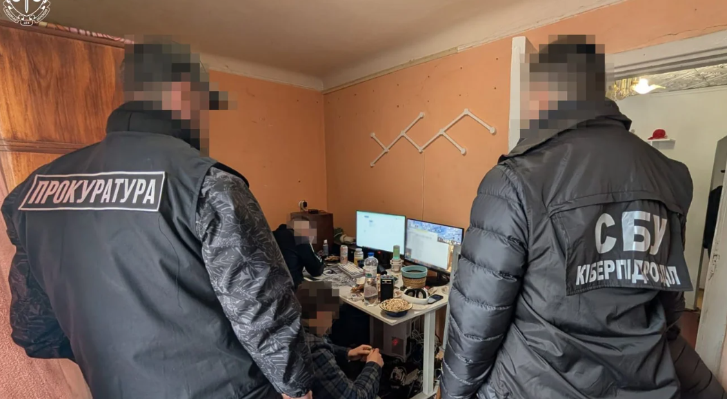 У Дрогобичі троє чоловіків викрали понад 610 тисяч акаунтів у Roblox і продавали їх росіянам