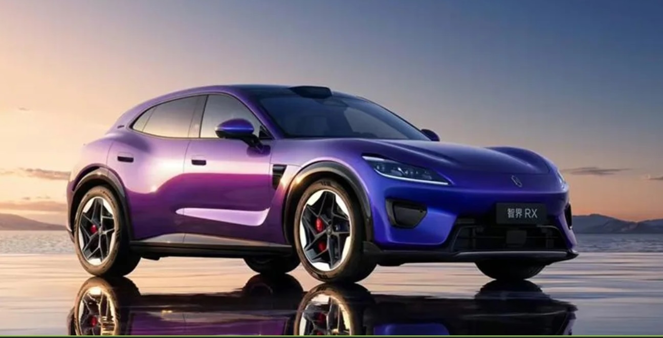 Новий конкурент Tesla Model Y від Huawei: кросовер Luxeed RX із 852 км ходу
