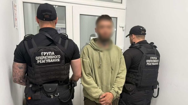 Військовий, який кинув гранату поруч із людьми у Золочеві, отримав понад 6 років тюрми