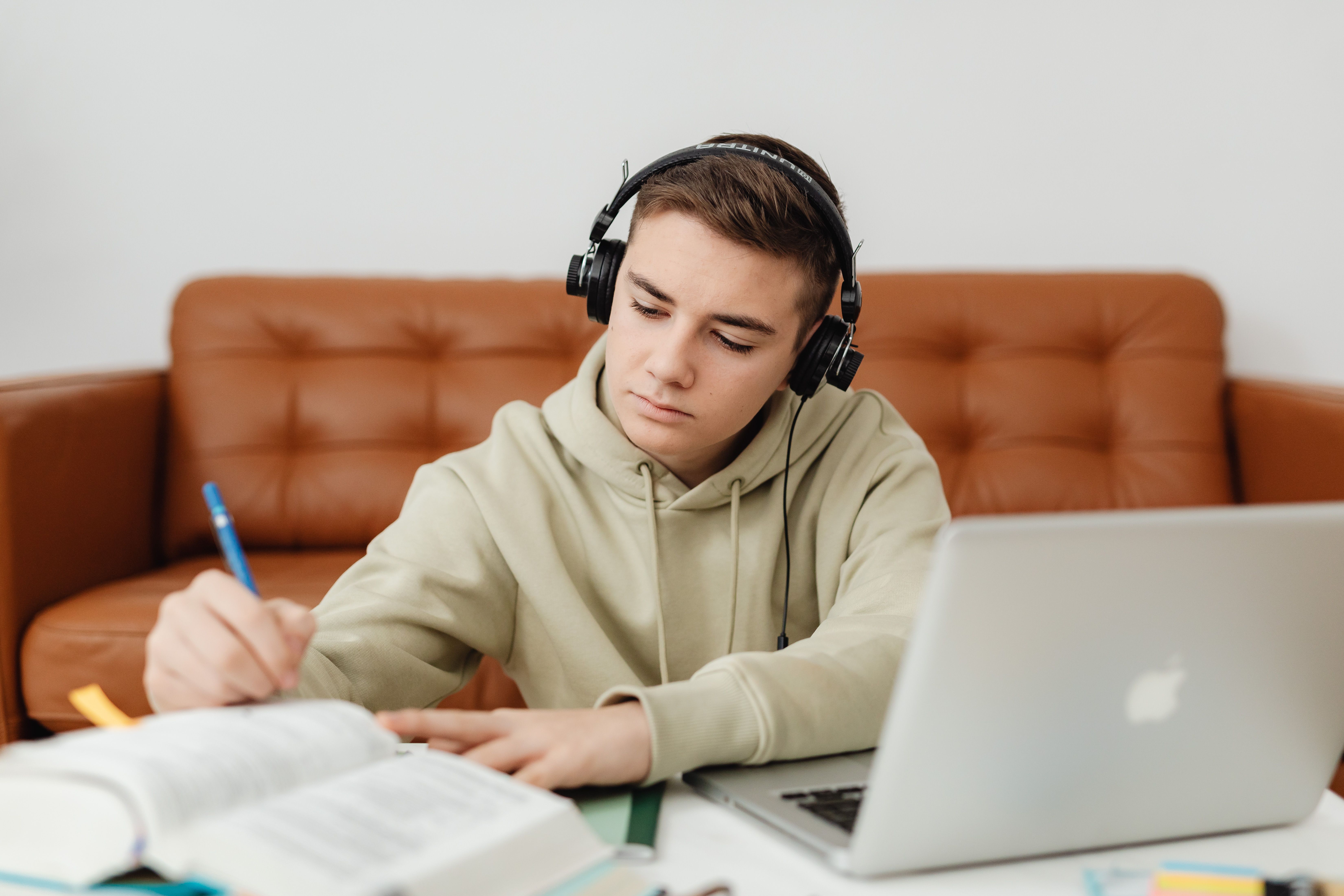 В Україні спростили підтвердження стажу, якщо трудова книжка втрачена