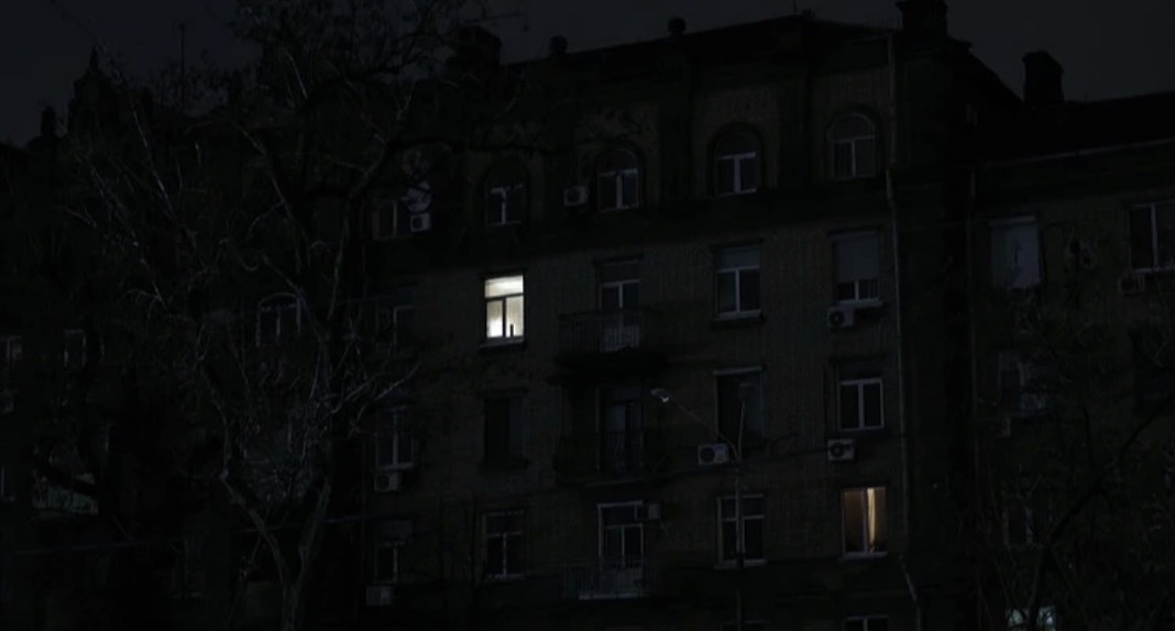 Частина Києва залишилася без світла