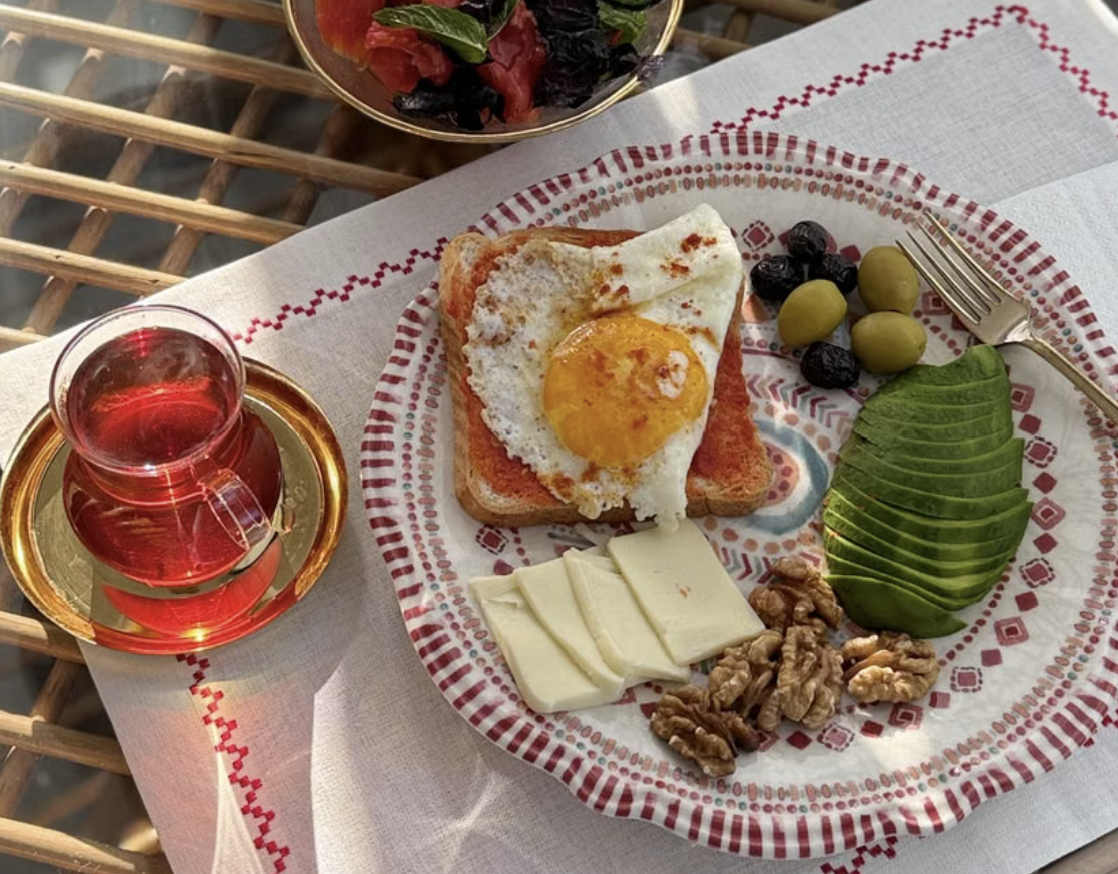 Що приготувати на сніданок, коли немає часу — 9 простих ідей на кожен день