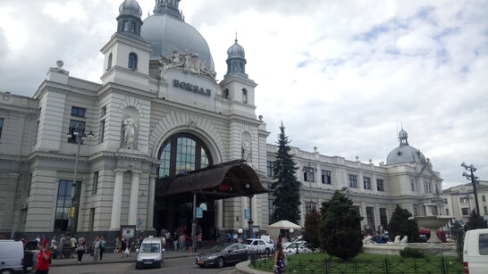 Псевдомінувальника львівського вокзалу взяли під варту