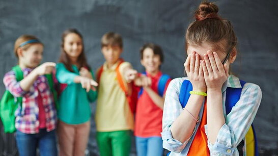 "Роздягайся до трусів": у Луцьку вчителька змусила дітей роздягнутись до білизни